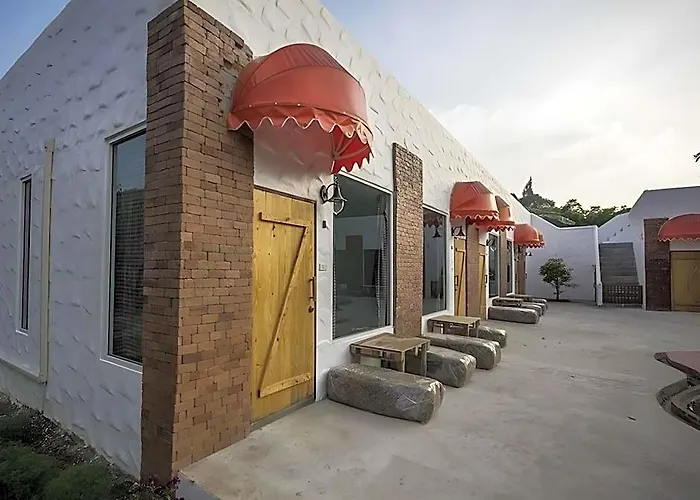 โรงแรม Monoko Porploen Suanphung 3*